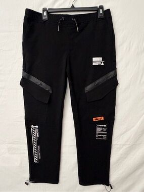 RGSTR Men’s Black Cargo Pants Tech Graphic Size 18 (A766)
